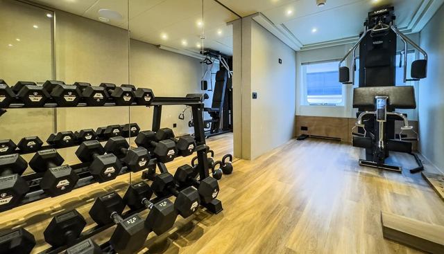 BENIK yacht for sale 23