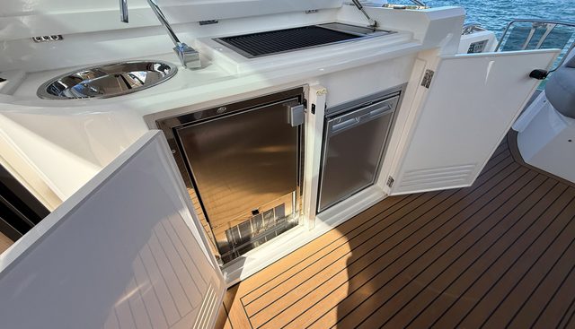 WOW WEE yacht for sale 17