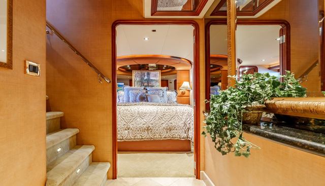 Snowbored yacht for sale 19