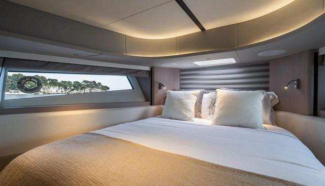 PREDATOR 55 yacht for sale 32