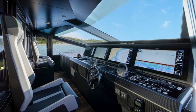 CARAT yacht for sale 23