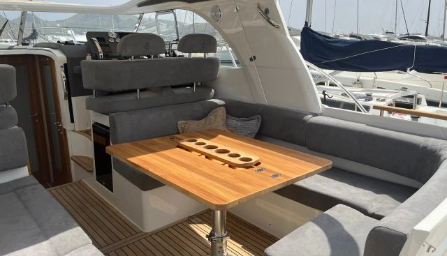 PEGGY G yacht for sale 3