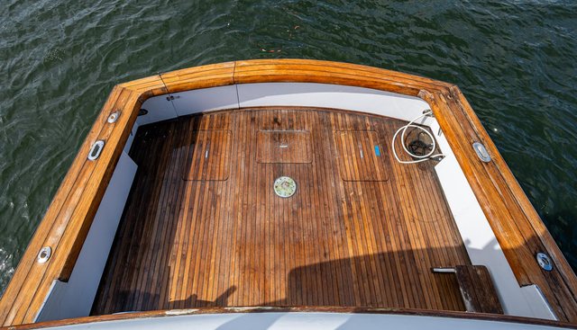 ABLE HAND yacht for sale 9