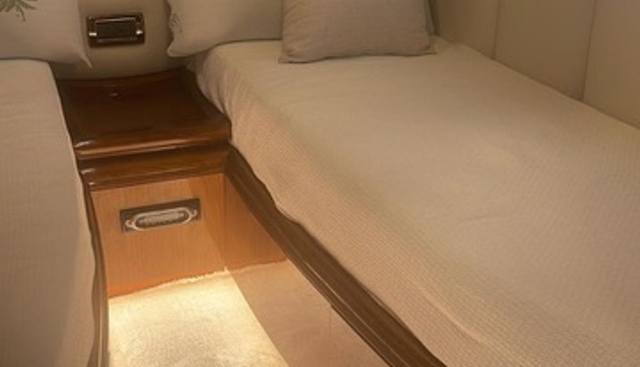 Azimut 80 yacht for sale 15