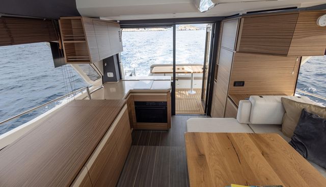 GL45FLY-76 yacht for sale 22