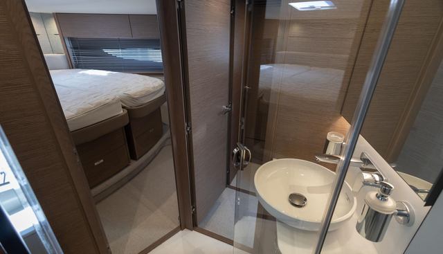 V50960 - 3 CABIN DECK VERSION yacht for sale 55