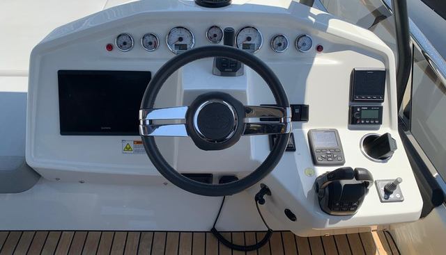 CRANCHI E52F EVOLUZIONE yacht for sale 9
