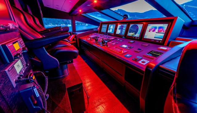 Black Legend yacht for sale 40