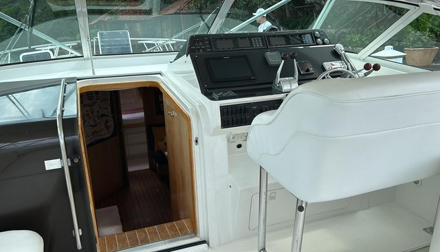 El Caiman yacht for sale 17