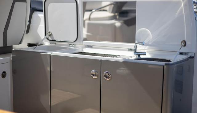 Capricho yacht for sale 13