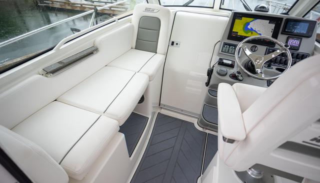Boston Whaler 285 yacht for sale 14