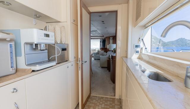 ROUND MIDNIGHT yacht for sale 30