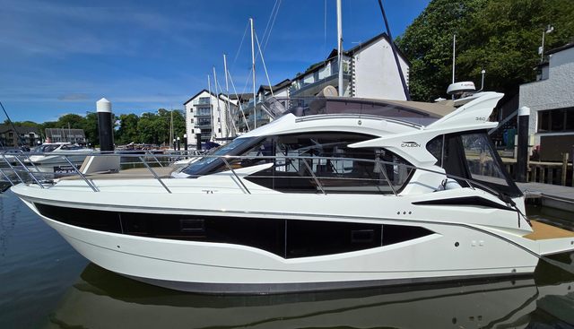 360FLY-052 yacht for sale 2