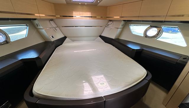 Volantis yacht for sale 35