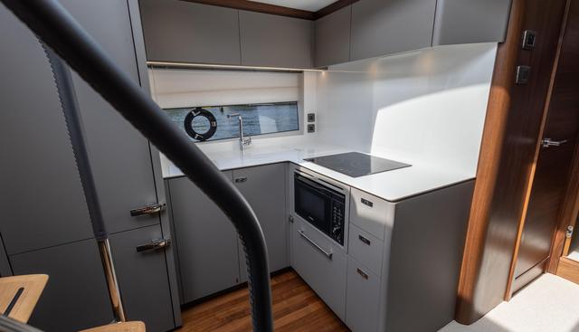 V50941 yacht for sale 18