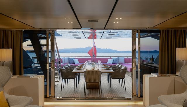 Flying Dagger III yacht for sale 14