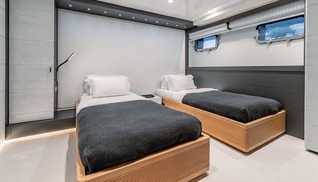 ZIA yacht for sale 33