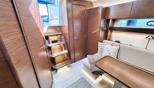 S40 C yacht for sale 23