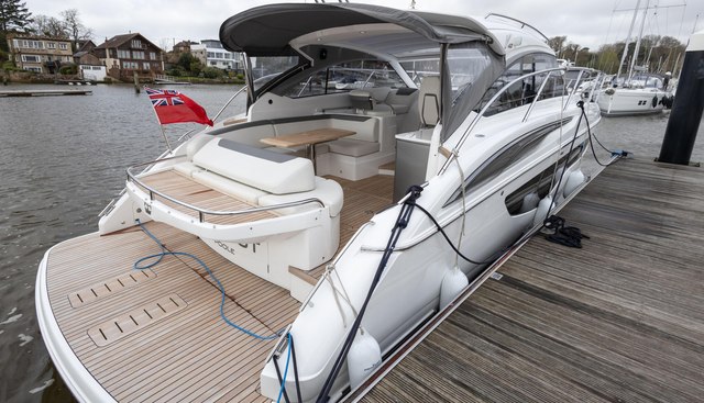 Time Out yacht for sale 32