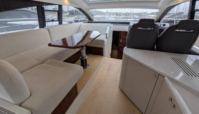 Tender Garage & Hi/Lo Swimplatform yacht for sale 38