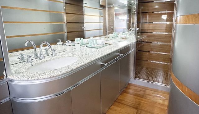 DEA ONE yacht for sale 23