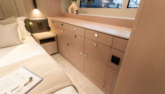 4532656 yacht for sale 32