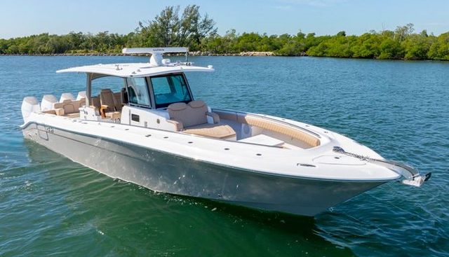 42 Lujo yacht for sale 3