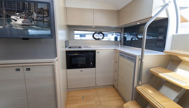 Capricho yacht for sale 19