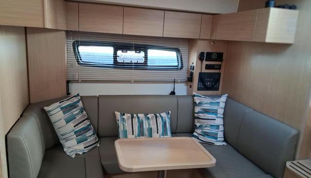 Momentum yacht for sale 9