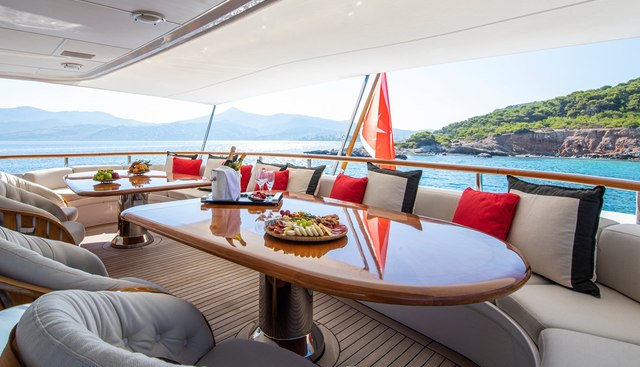 ILLUSION I yacht for sale 18