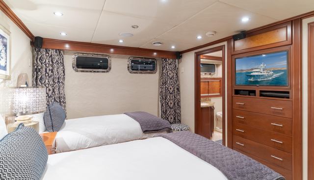 Huracan yacht for sale 38