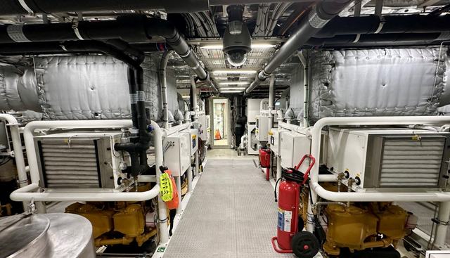 Akula yacht for sale 20