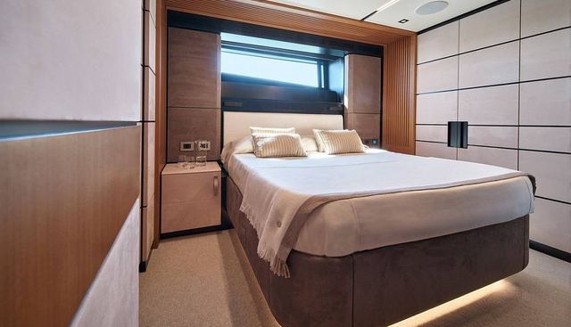 Carat yacht for sale 20