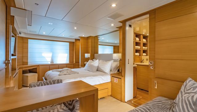 HUMMINGBIRD yacht for sale 8