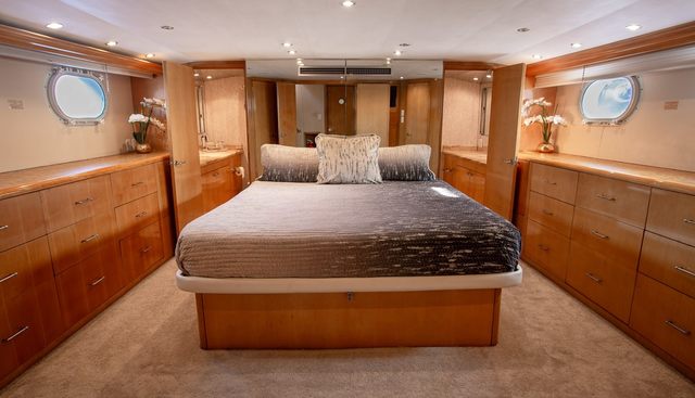 KRISTIN LEE yacht for sale 18