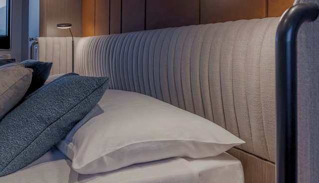 FERRETTI INFYNITO 90 yacht for sale 32