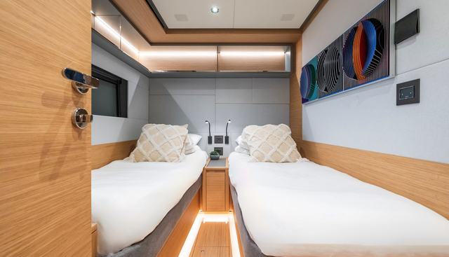 SIMON yacht for sale 37