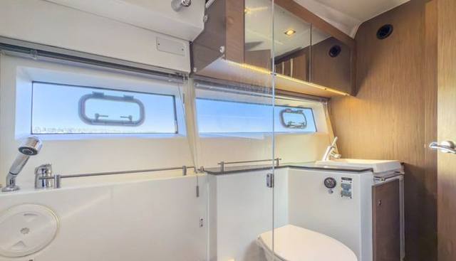 Bee's Knees yacht for sale 34