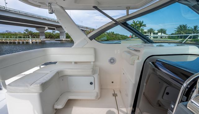 Escapade yacht for sale 27