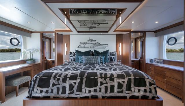 Live Mas yacht for sale 25