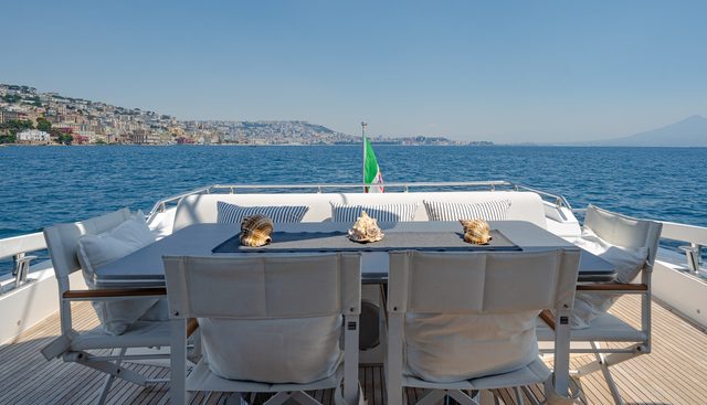 JR 28 yacht for sale 34