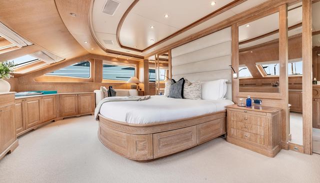 SOHO yacht for sale 19