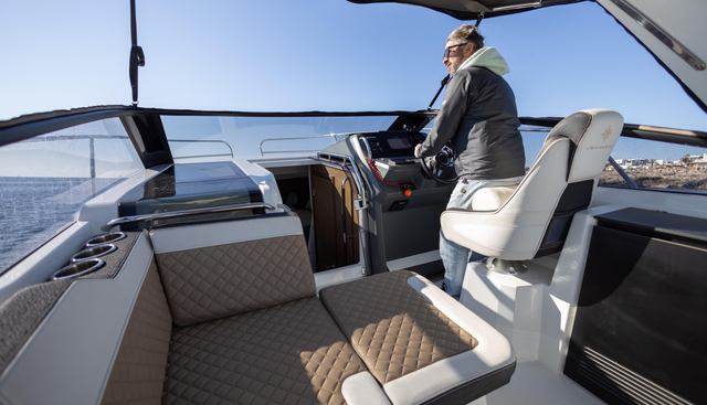 noname yacht for sale 33