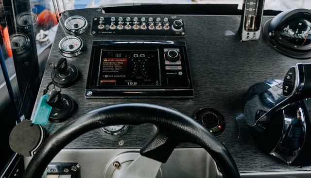 F11 yacht for sale 10