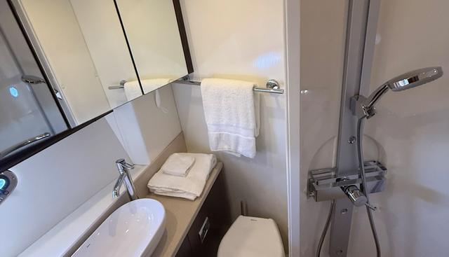 FAMIGLIA yacht for sale 23