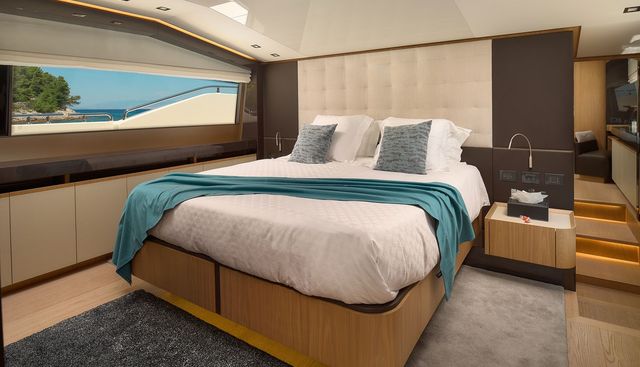 DAMARI yacht for sale 17