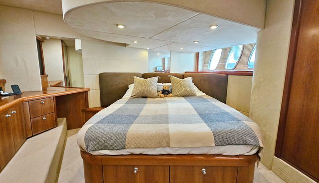 OSCAR WILDE yacht for sale 33