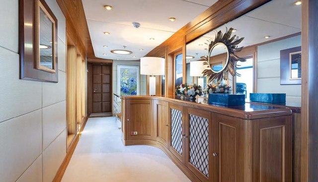 VIBRANCE yacht for sale 27