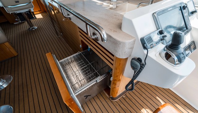 Island Moon yacht for sale 27