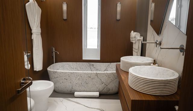 Blade II yacht for sale 18